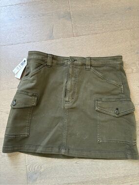 Aritzia - NWT - Olive Green Cargo Pocket Mini Skirt